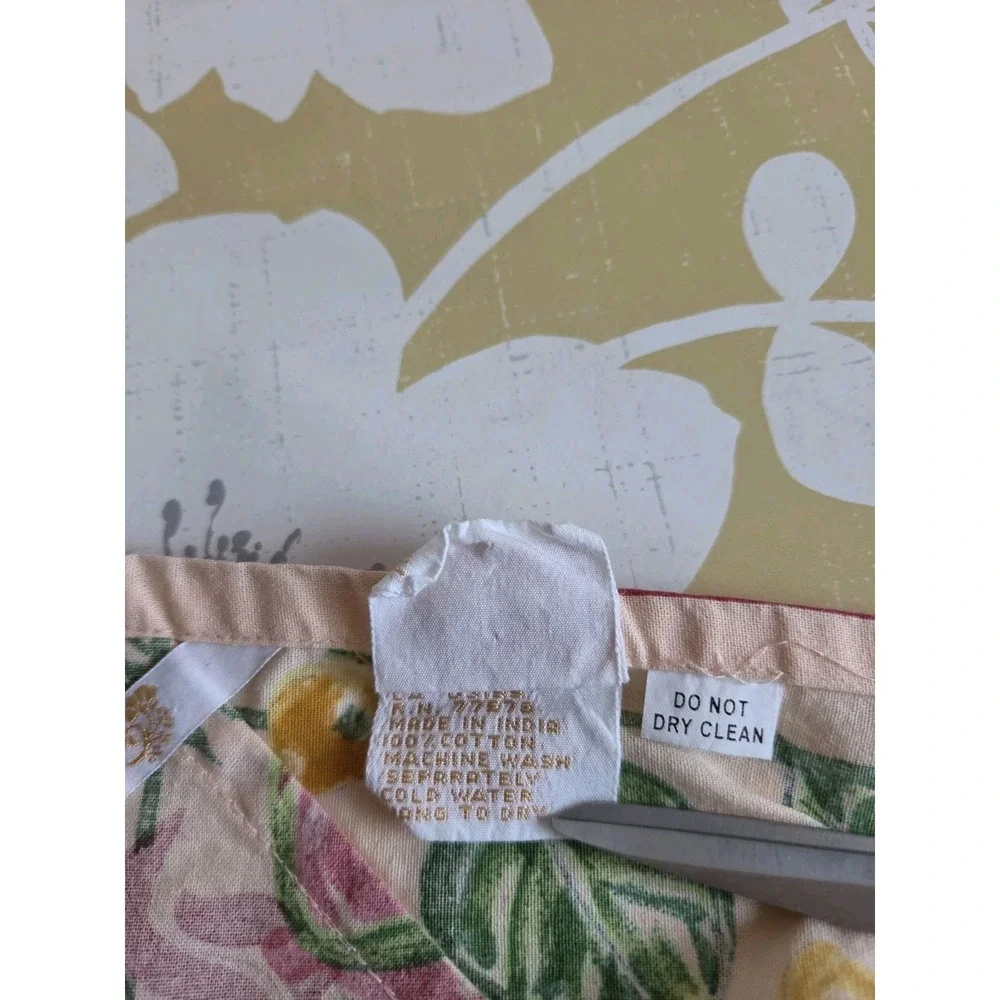 April Cornell Tablecloth 52x52 Square Peach Teapot Floral Border Unique